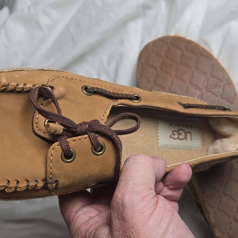UGG TYLIN 6 NWOB DECK SHOE Chestnut Nubuck Leather Lamb Fur Lined Boat Classic - Picture 10 of 16